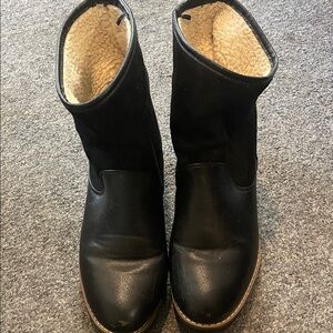 Nautica Black Faux-Leather & Shearling-Lined Mid-Calf Heeled Boots.